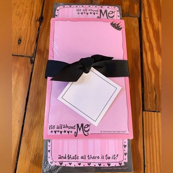 New! ‘It’s All About Me’Magnetic Note Pad bundle
3 for $15 with 💕 - Picture 2 of 7